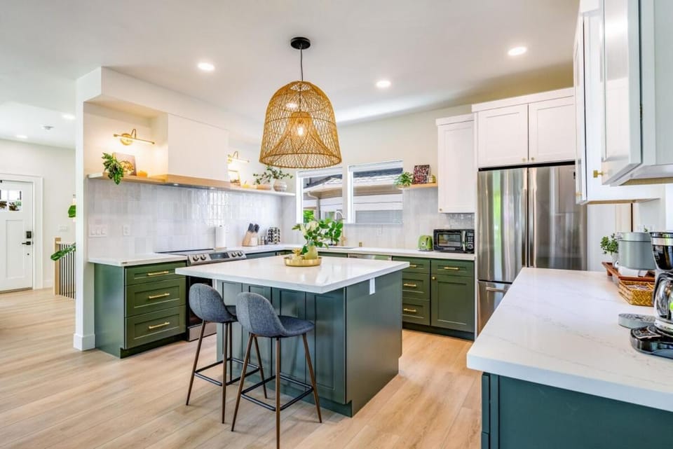 AC Walks to Cap Hill Parking Newly Renovated House in Capitol Hill