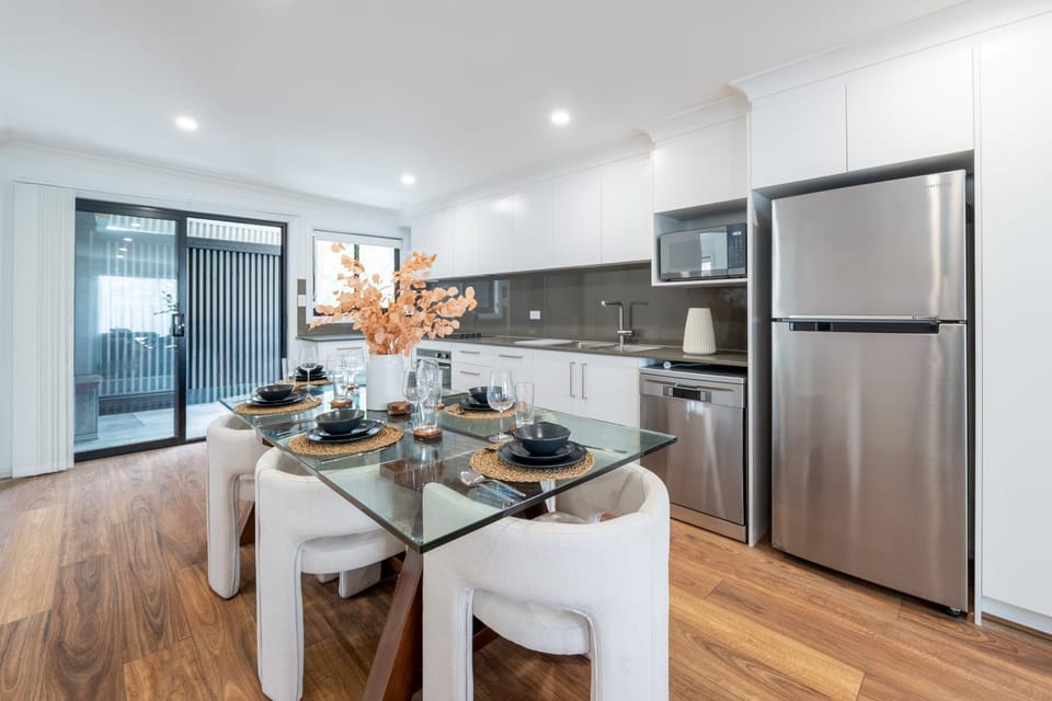 Kitchen or kitchenette, Dining area, dishwasher, oven, pet friendly, stove