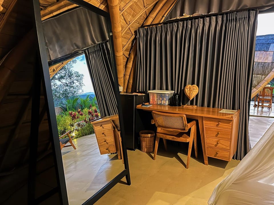 Circle House Bamboo Sidemen Villa in Sidemen