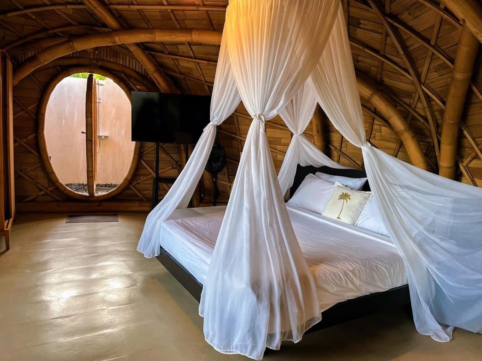 Circle House Bamboo Sidemen Villa in Sidemen