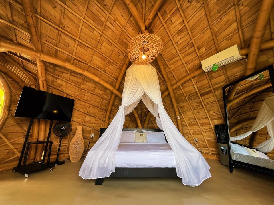 Circle House Bamboo Sidemen Villa in Sidemen