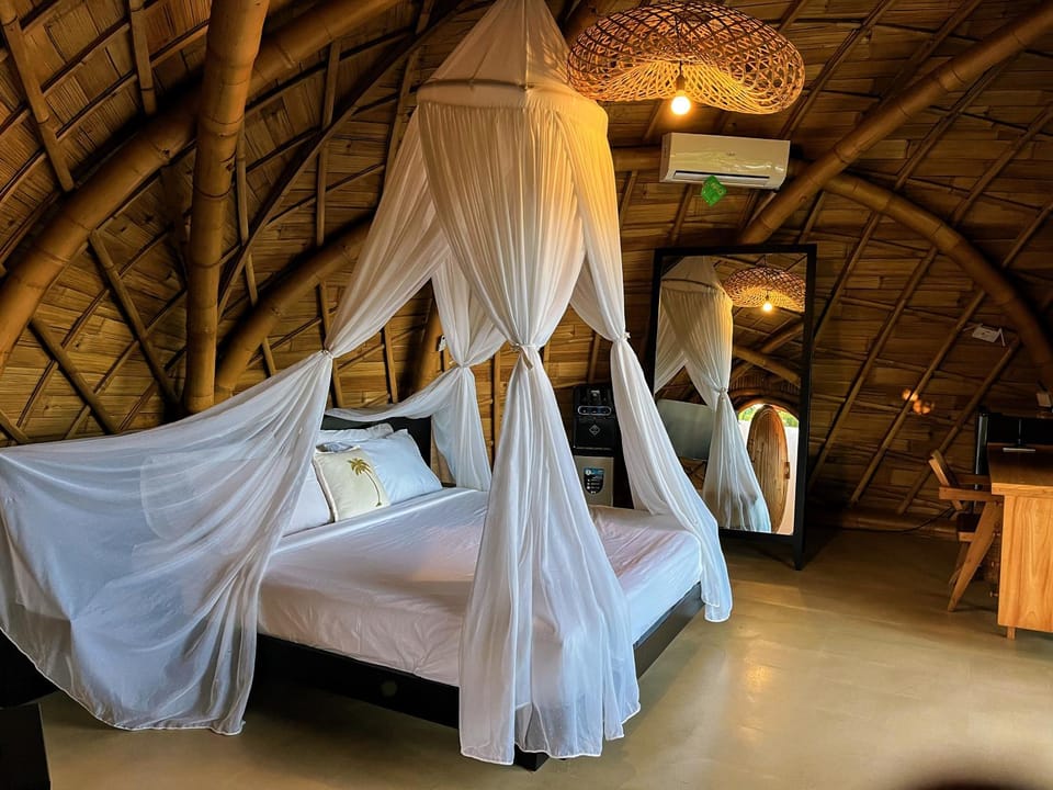 Circle House Bamboo Sidemen Villa in Sidemen