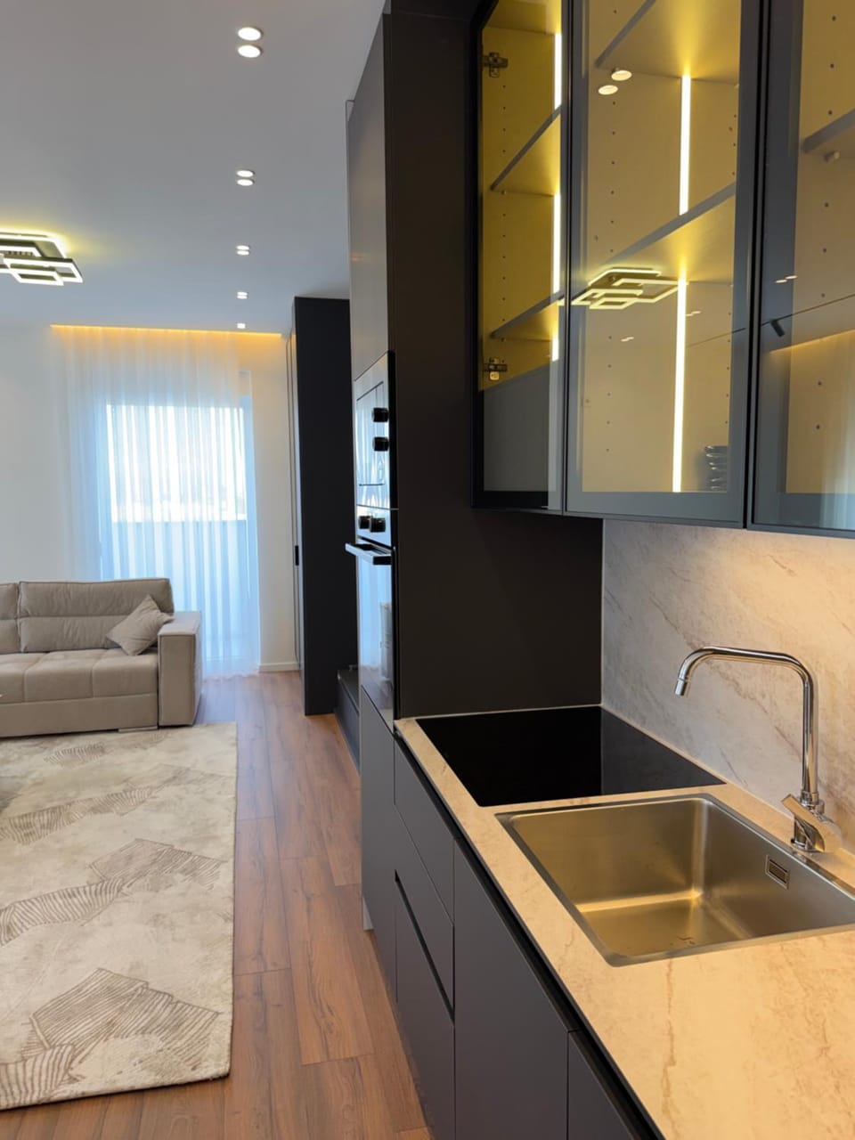 Kitchen or kitchenette, Living room