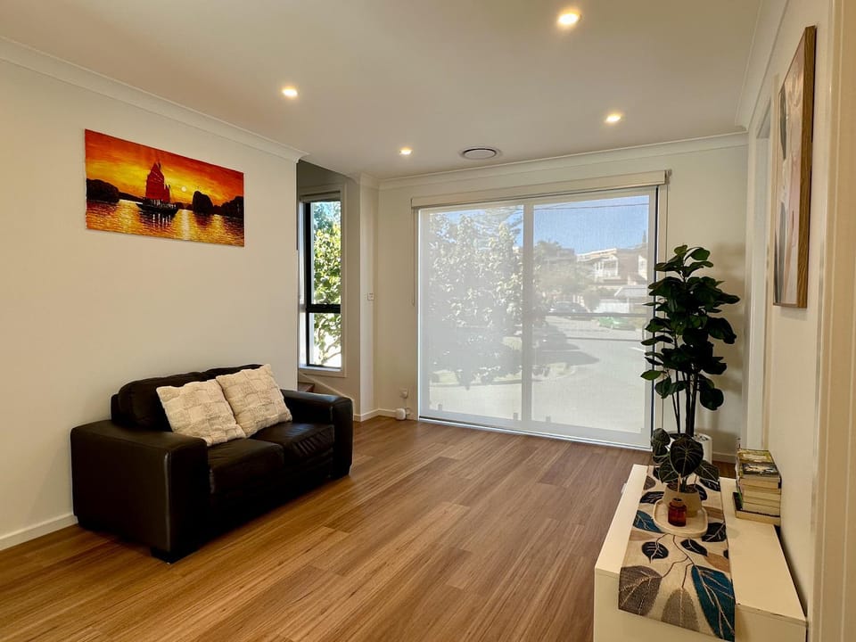 Living room, Photo of the whole room, Seating area