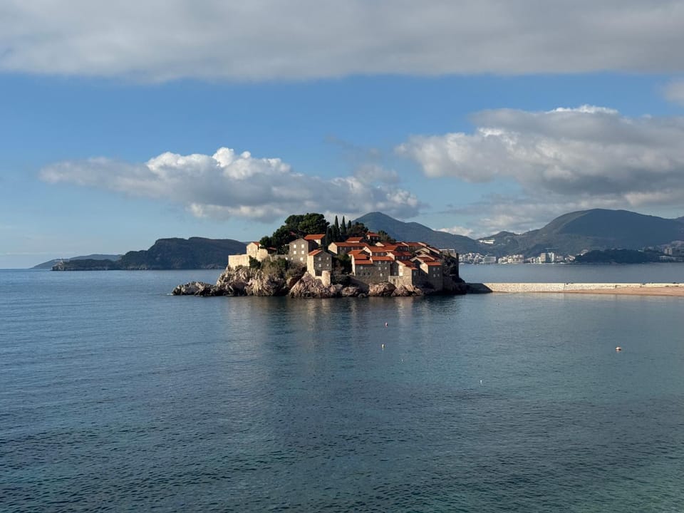 Iconic Sveti Stefan Island View Luxury - 3BR - Terrace - Frontline Beach Access - Free Parking Apartment in Sveti Stefan