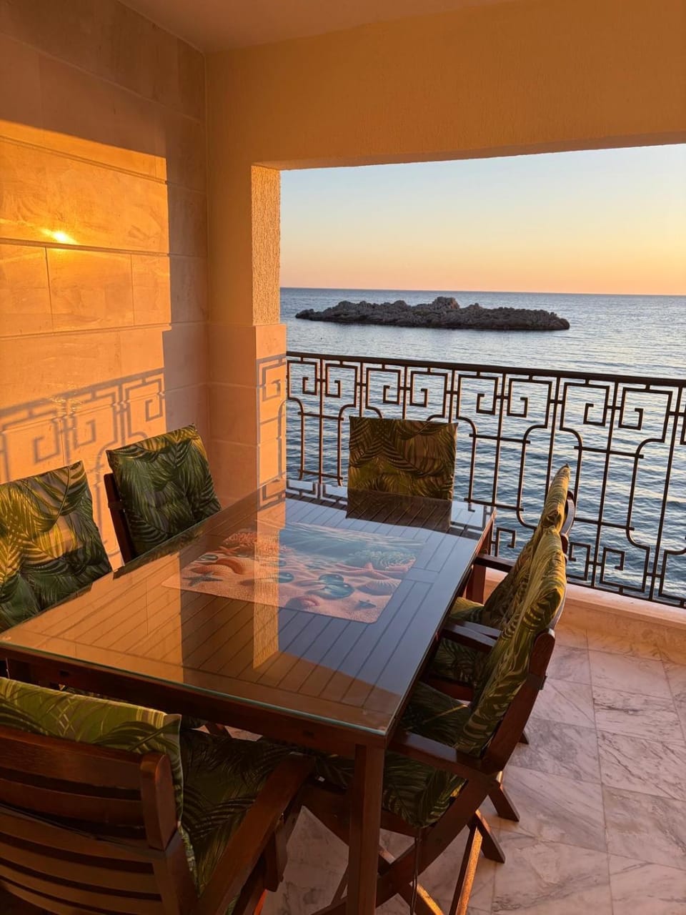 Iconic Sveti Stefan Island View Luxury - 3BR - Terrace - Frontline Beach Access - Free Parking Apartment in Sveti Stefan