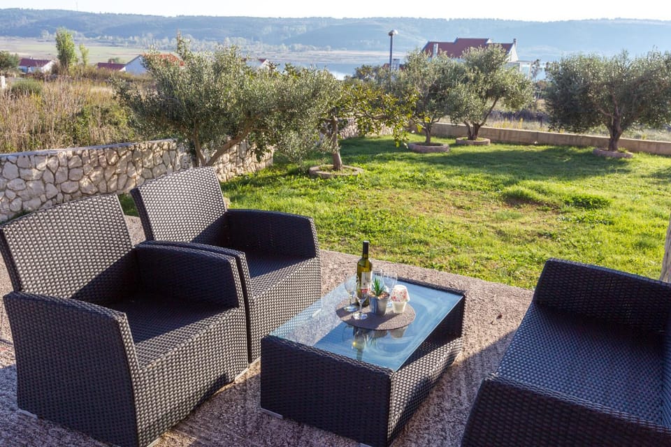 Apartments Petrus - Rtina Apartment in Zadar County