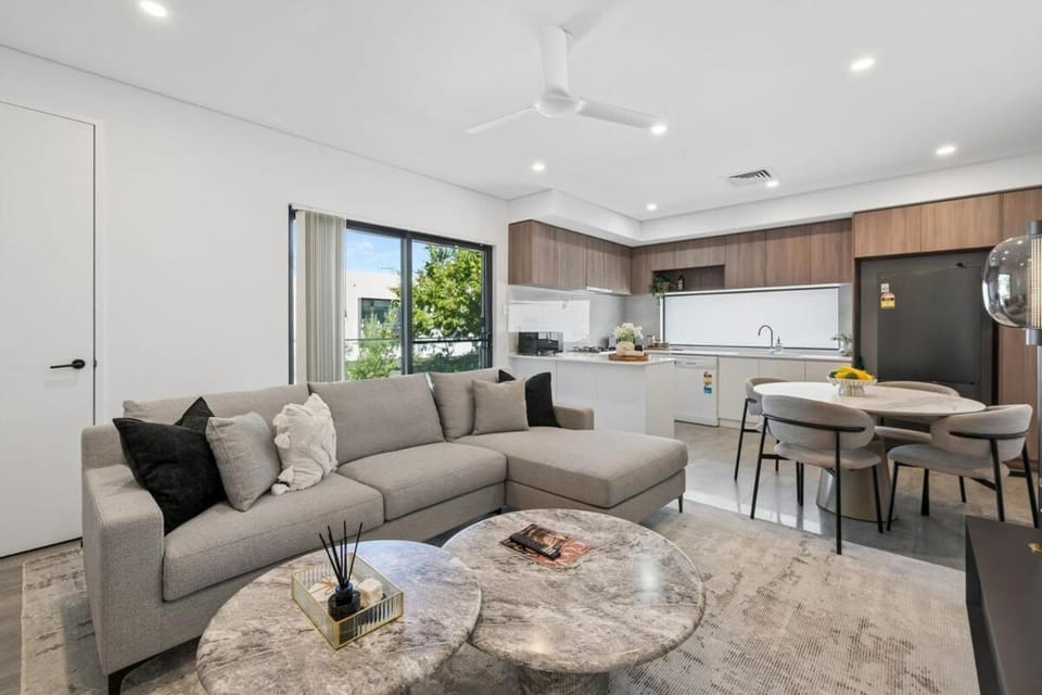 Modern 2BR Shenton Park & Subiaco near QEII & UWA Apartment in Perth