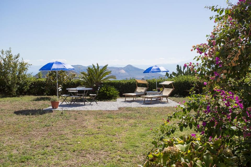 Rosa Dei Venti House in Lipari