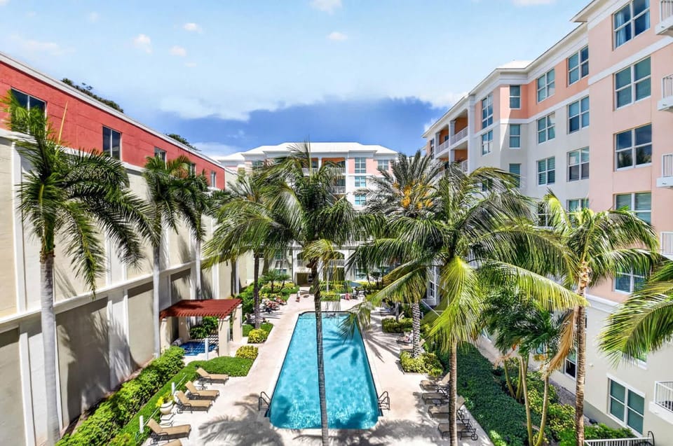 Moorings Pool Overview Resort House in Lantana