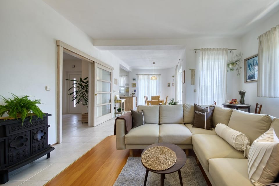 TV and multimedia, Living room, Seating area