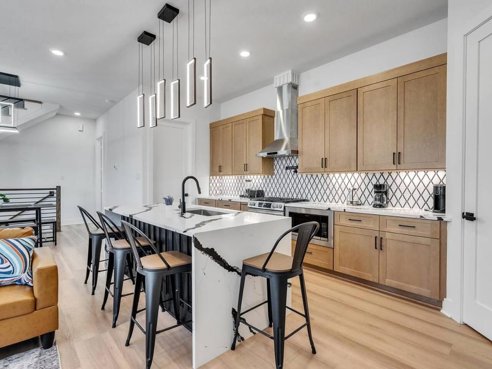 Medical Center|NRG: Garage + King Bed + Fast WiFi House in Houston
