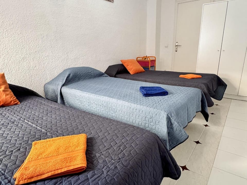 APARTBEACH CASA INES y JUNTO PLAYA Apartment in Salou