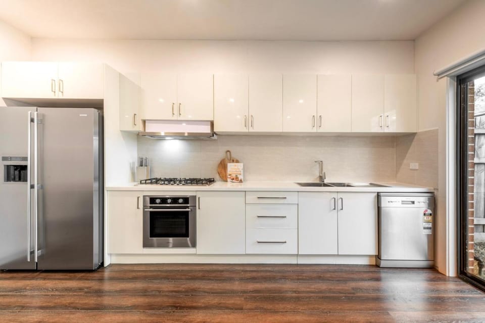 Beddoe Residence Stay Near Monash Uni House in City of Monash