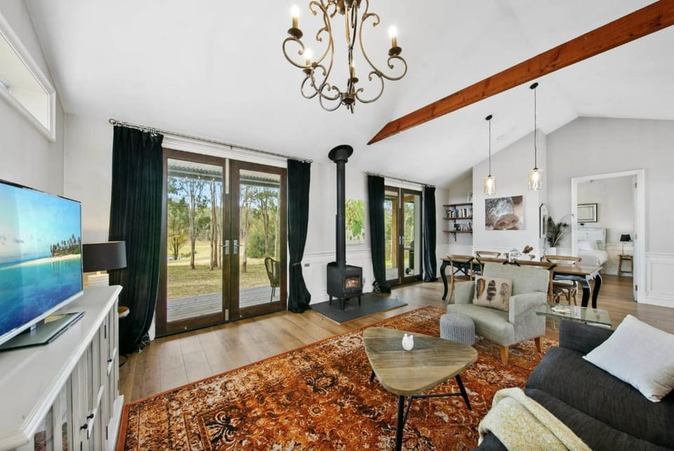 Block Eight Estate Tree Tops Villa House in New South Wales