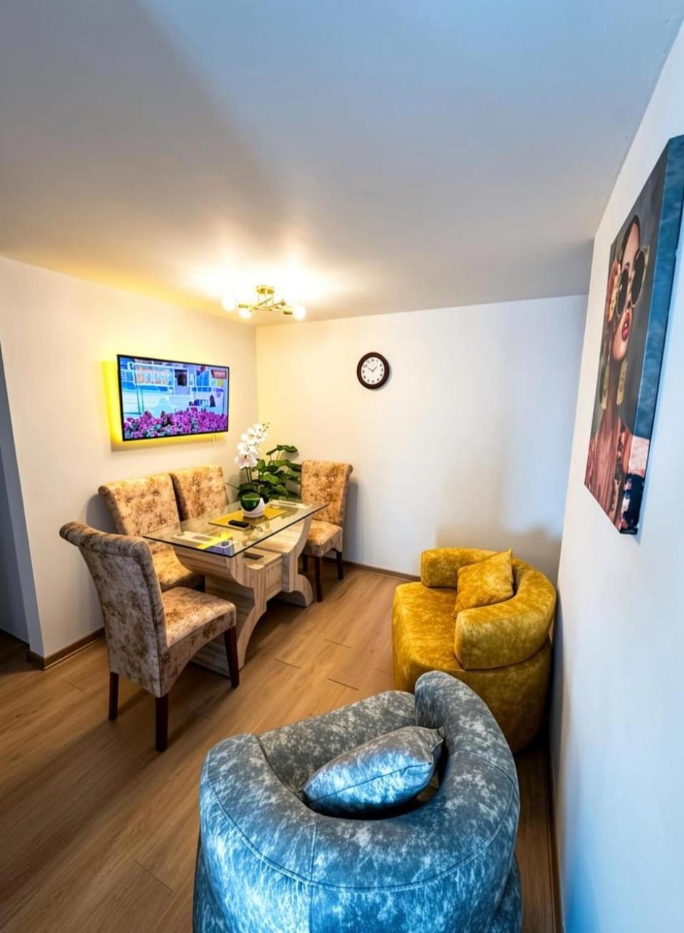 Communal lounge/ TV room