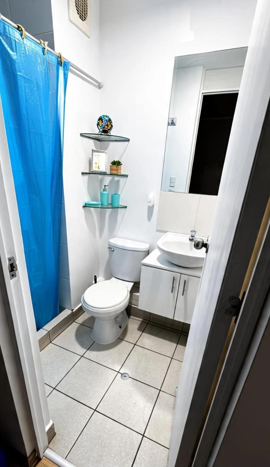 Habitaciones Modernas Torre H San Miguel - Aeropuerto 15min Bed and Breakfast in Callao Region, Peru