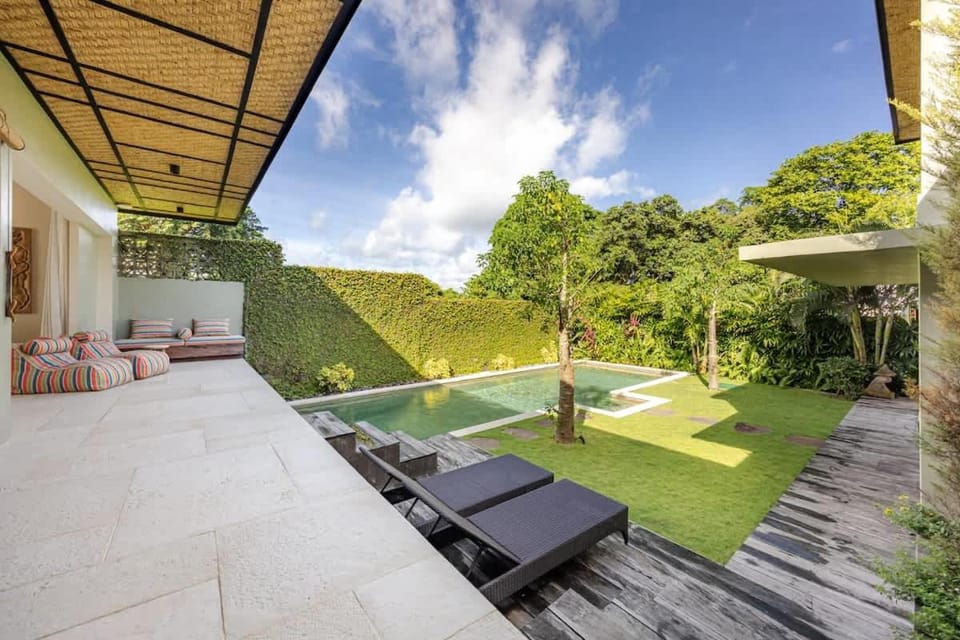 New 4BR Villa Peaceful Garden and Rooftop House in North Kuta