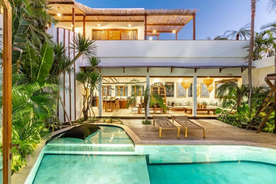 Lovely 4BR Villa Rooftop Sunset - Seminyak House in North Kuta