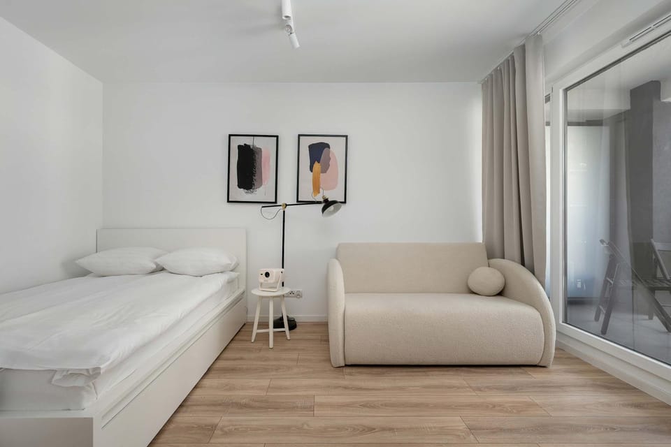 Bed, TV and multimedia, Seating area, pet friendly