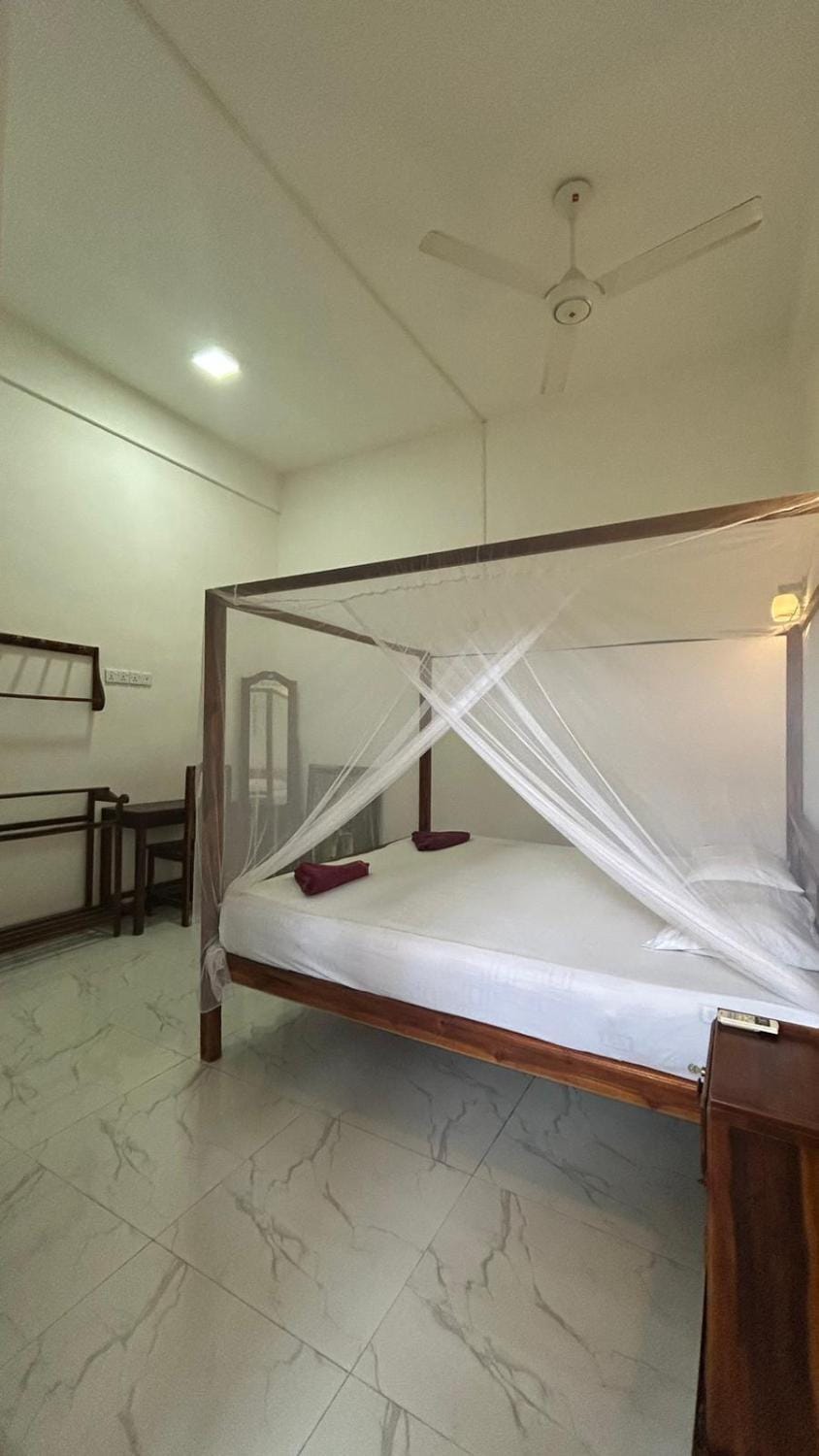 Yellow bay inn Bed and Breakfast in Sri Lanka