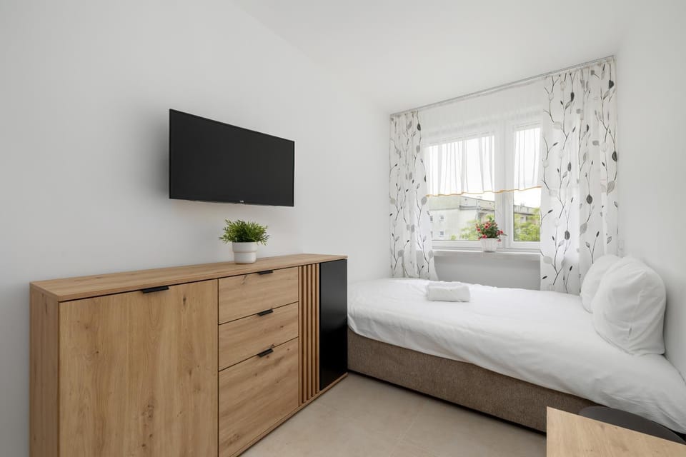 Communal lounge/ TV room, Bed, TV and multimedia, Photo of the whole room, Evening entertainment, Bedroom