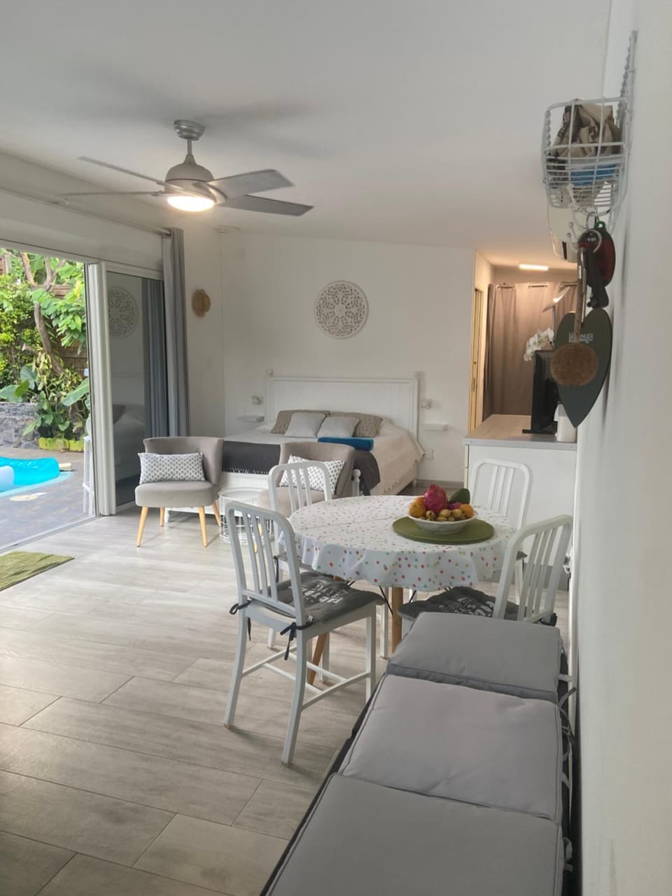 Property building, Bedroom, Swimming pool