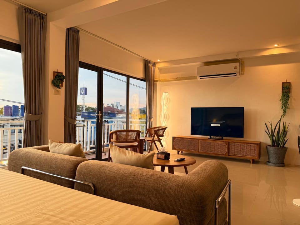 Mr Oh in Phuket Karon Vacation rental in Phuket