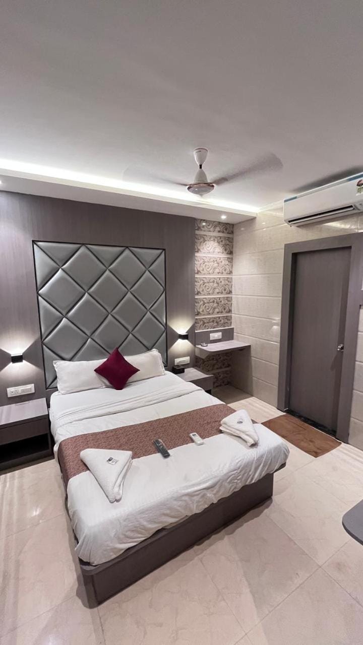Hotel Abrol Hotel in Mumbai
