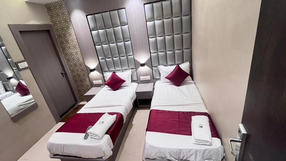 Hotel Abrol Hotel in Mumbai