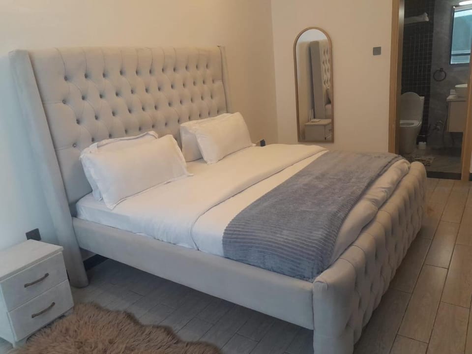 supreme luxury living three bedroom apartments with breathtaking amazing city views gym swimming pool fully equipped gym children playground and ample parking space and proximity to major shopping malls and gourmet restaurants Apartment in Nairobi County