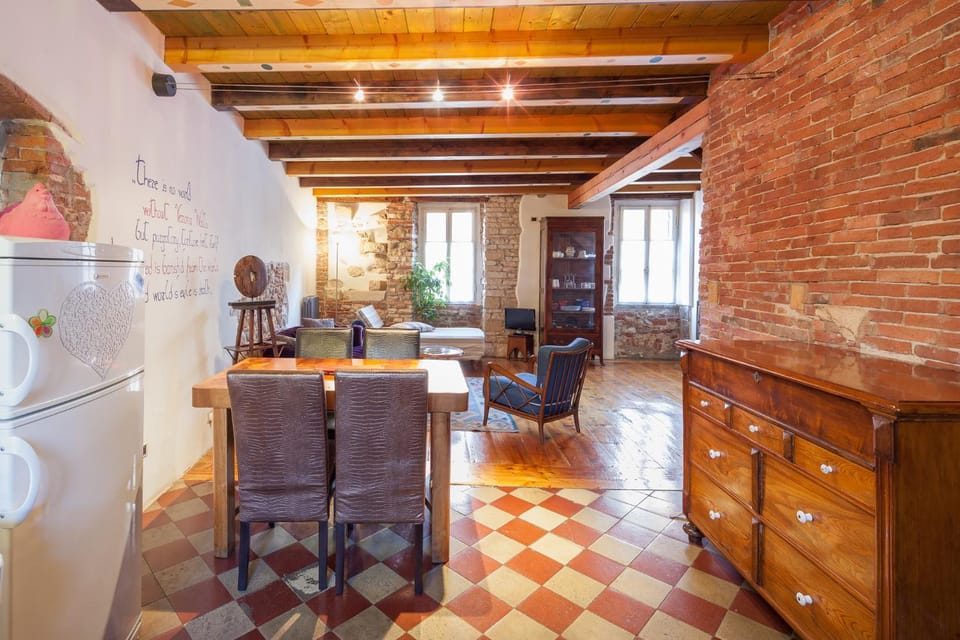 Living room, Decorative detail, Dining area