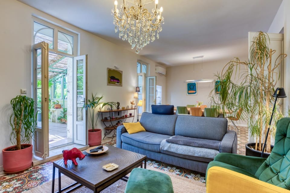 Property building, Living room