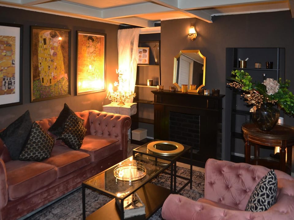 Lounge or bar