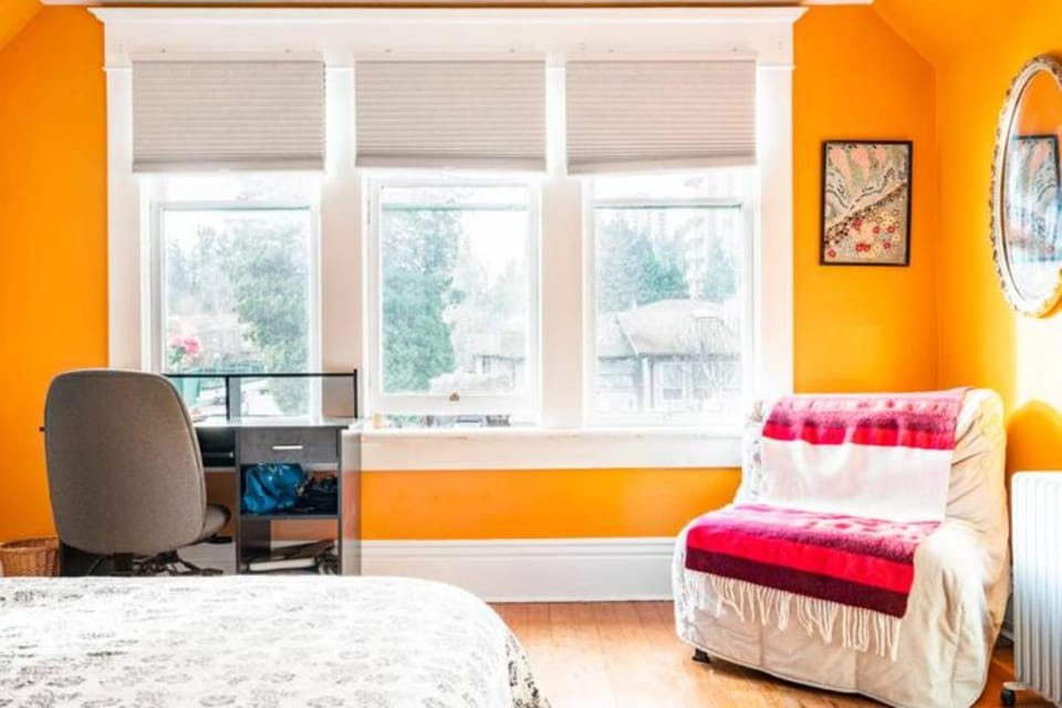 Lovely 3-4 bedroom Heritage Home by Skytrain Station House in New Westminster