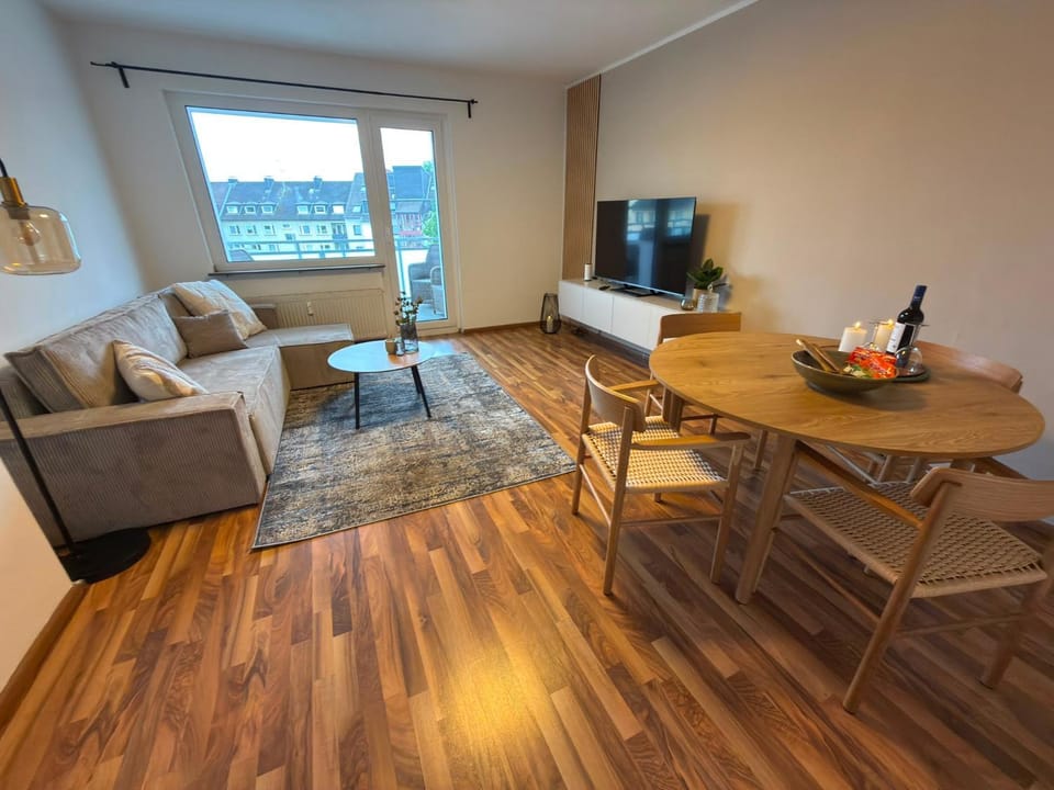 TV and multimedia, Balcony/Terrace, Living room, Dining area