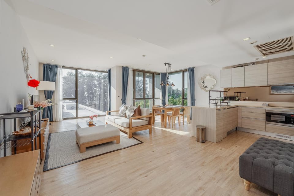 Living room, Dining area