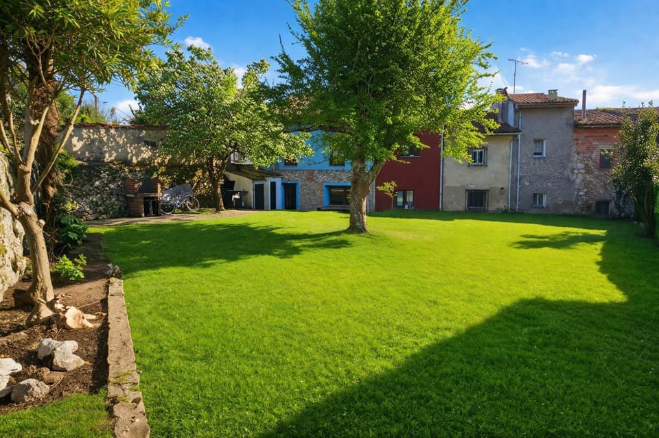 Property building, BBQ facilities, Garden, Balcony/Terrace