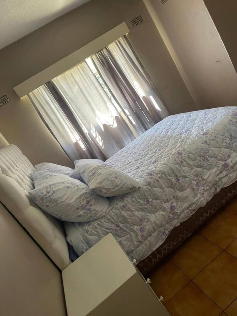 Mukuvisi Manor Guest House Bed and Breakfast in Harare