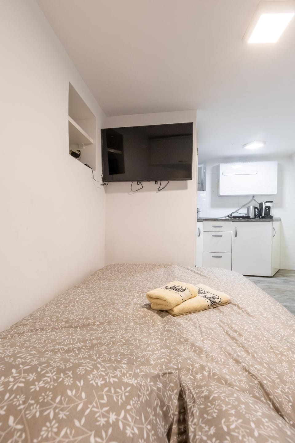 Bed, Bedroom, locker