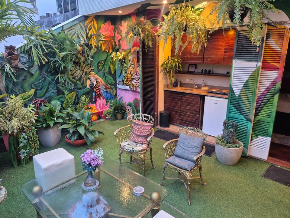 Suíte em cobertura na quadra da praia de Ipanema Vacation rental in Rio de Janeiro