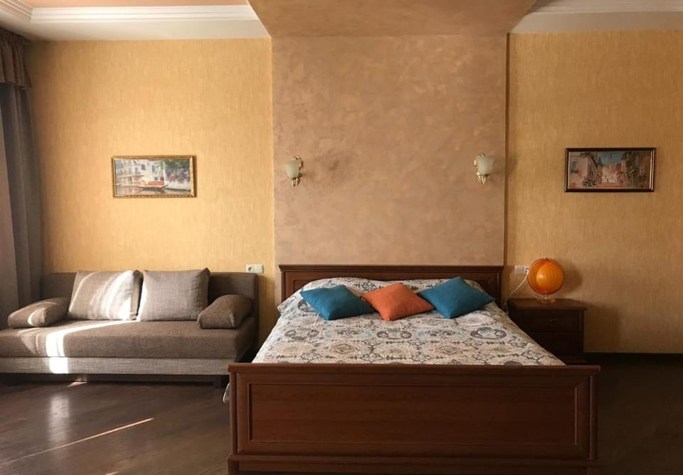 Просторная студия в Аркадии Apartment in Odessa