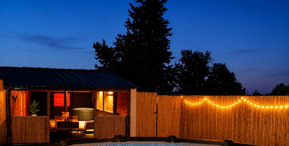 Hot Tub, Lounge or bar