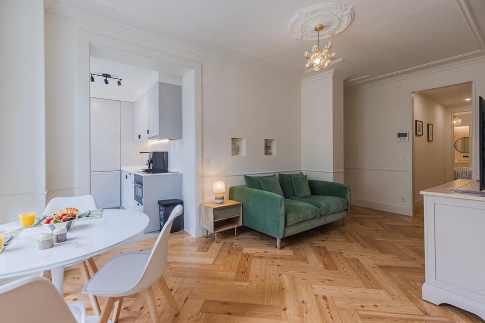Kitchen or kitchenette, Living room, Dining area
