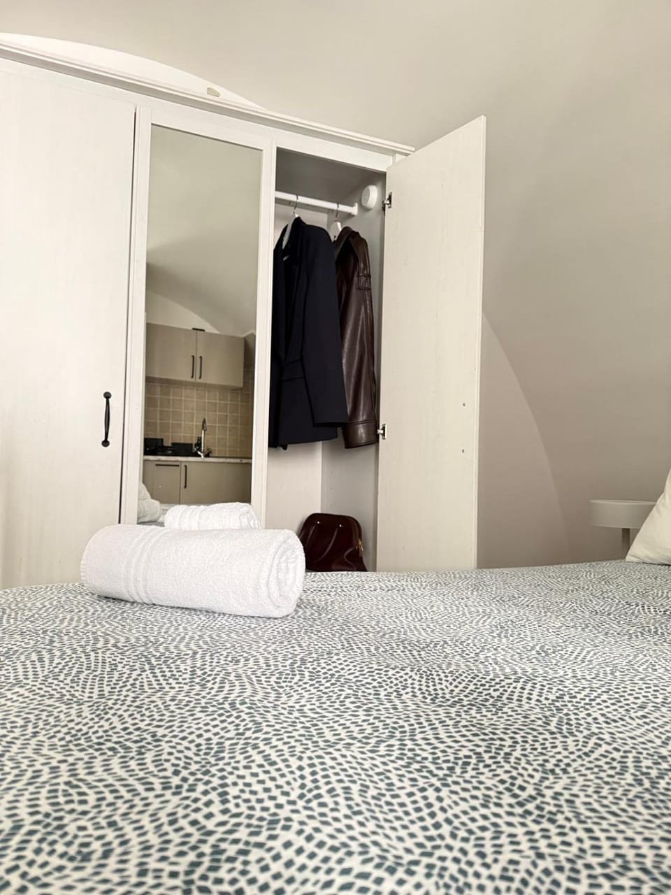 towels, wardrobe