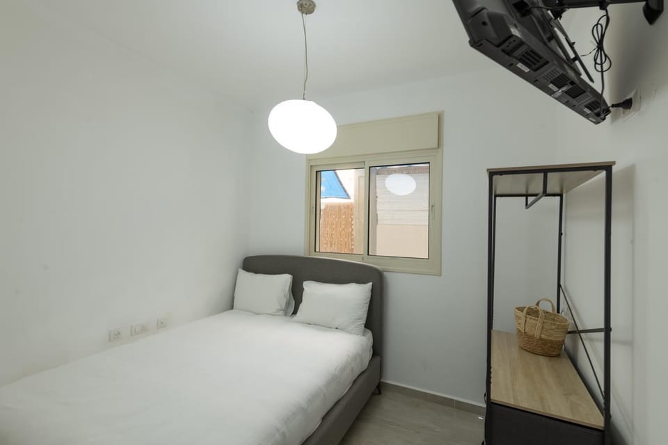 אירוח יוקרתי למשפחות עם בריכה מחוממת וגן - SINGHA Residence House in Eilat
