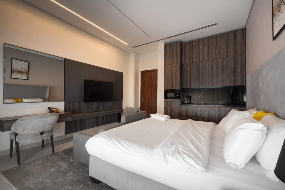 Toilet, Bathroom, TV and multimedia, Kitchen or kitchenette, Fitness centre/facilities, Bedroom, bidet, furniture, internet, microwave, laundry, air conditioner, air conditioner
