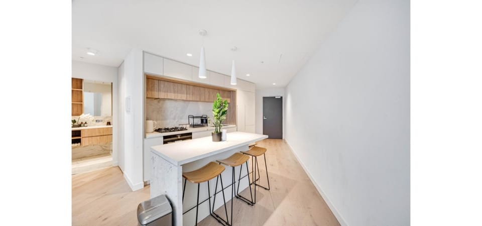 Sky-High CBD Luxury 2 Bedroom Apartment with Pool, Gym, City Views Apartment in Melbourne
