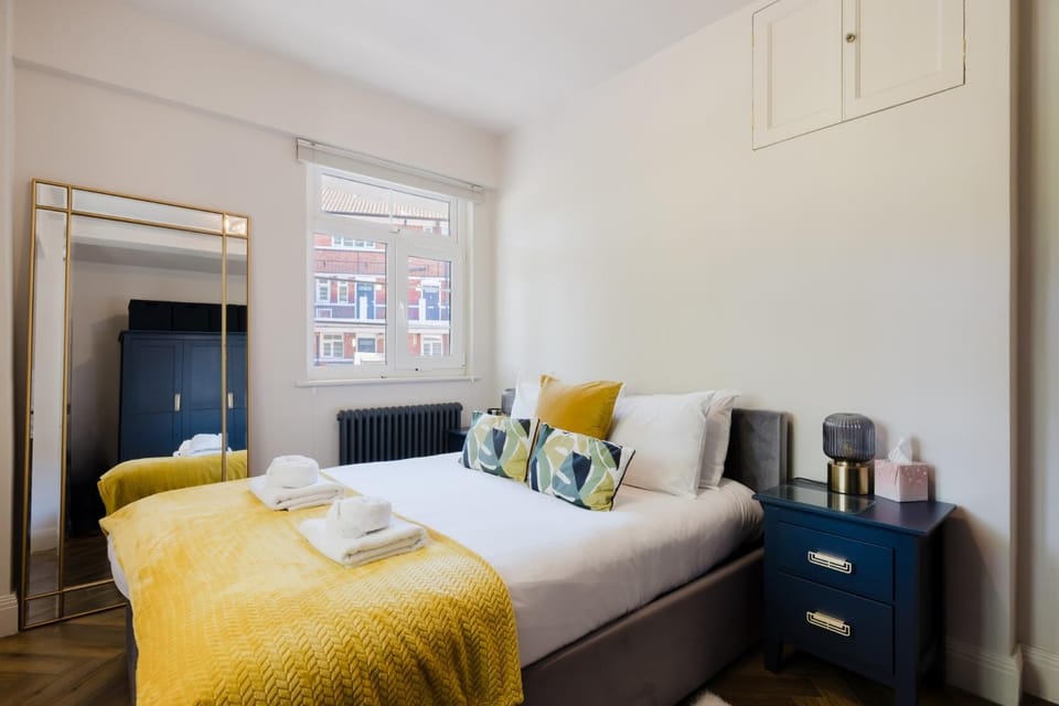 Stunning 3BDR Retreat Near Tower Bridge Apartment in London Borough of Southwark