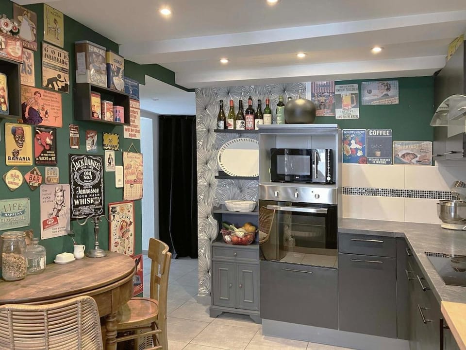 Kitchen or kitchenette, pet friendly